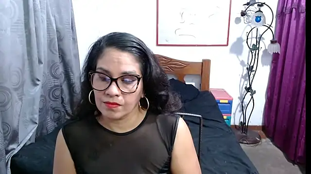 Mistresskloe01 online show from February 27, 12:45 pm