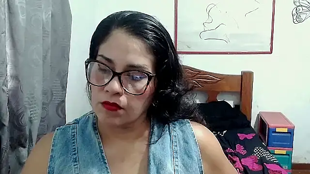 Mistresskloe01 online show from September 30, 12:10 pm