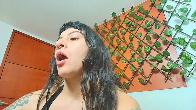 Naughty Kittenm online show from April 15, 11:39 am