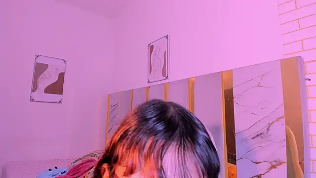 Snapshot of laurem-paulette chatting on November 1, 1:13 pm laurem-paulette online show from November 1, 1:13 pm