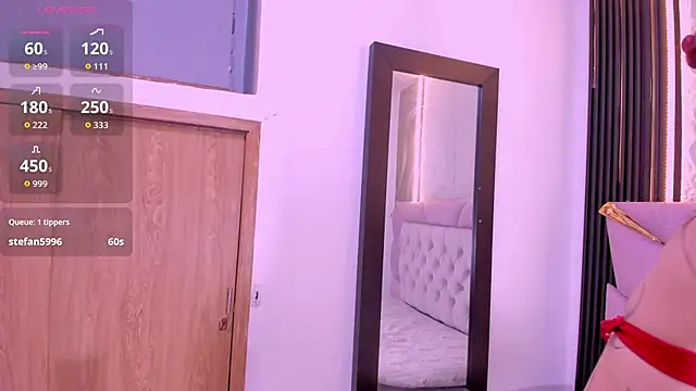 Snapshot of laurem-paulette chatting on December 16, 7:52 pm laurem-paulette online show from December 16, 7:52 pm