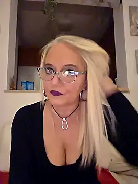 kikkastar online show from October 27, 8:57 pm