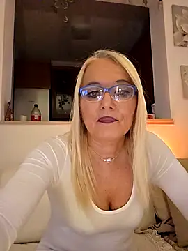 kikkastar online show from October 28, 9:06 pm