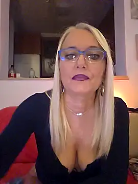 kikkastar online show from November 2, 8:44 pm