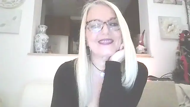 kikkastar online show from January 7, 8:33 pm