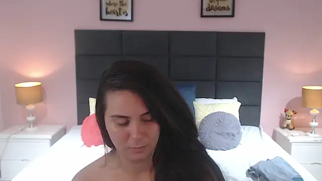 MadisonJenner online show from February 6, 5:40 pm