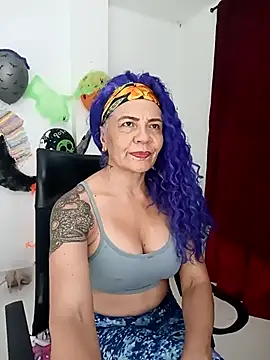 Snapshot of freyadevil333 chatting on October 19, 12:55 am freyadevil333 online show from October 19, 12:55 am