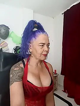 Snapshot of freyadevil333 chatting on October 19, 1:01 pm freyadevil333 online show from October 19, 1:01 pm