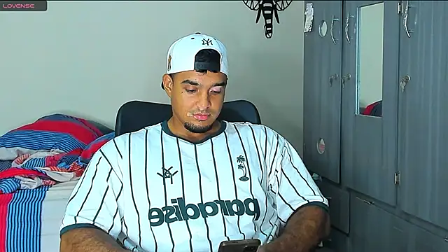 Big furry bear13 online show from December 29, 4:05 am