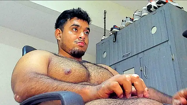 Big furry bear13 online show from January 8, 5:05 am