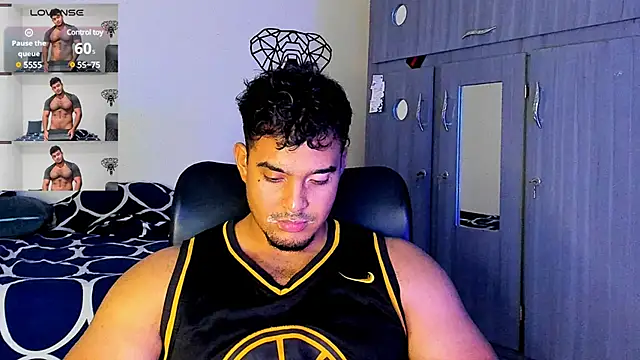 Big furry bear13 online show from February 20, 4:39 am