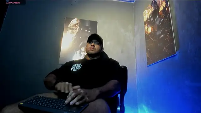 Big furry bear13 online show from October 3, 5:15 am