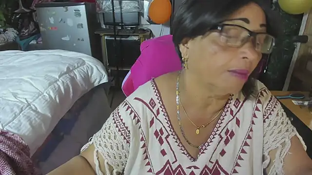 Mrs mommy  online show from November 12, 7:24 pm