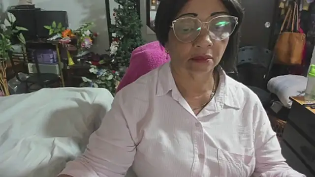 Mrs mommy  online show from December 5, 1:25 am