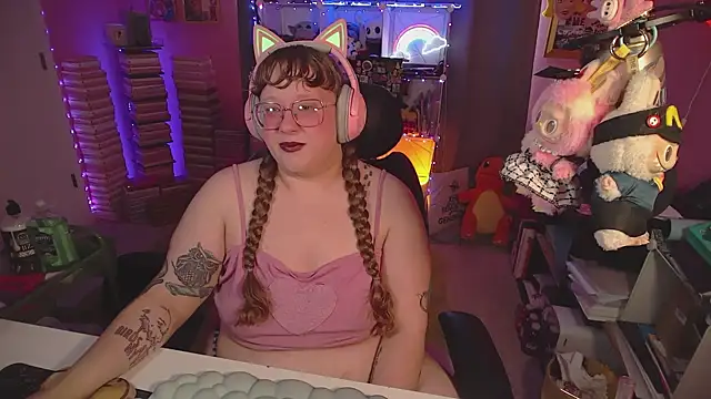 FatVeronica online show from June 20, 9:39 pm