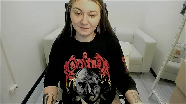 AlisaBacker online show from March 20, 4:31 pm