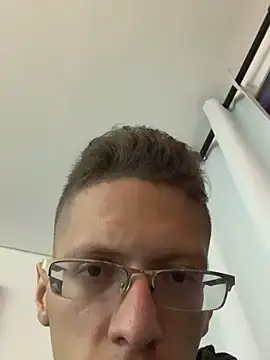 Snapshot of SOYMRX chatting on December 26, 1:29 am SOYMRX online show from December 26, 1:29 am