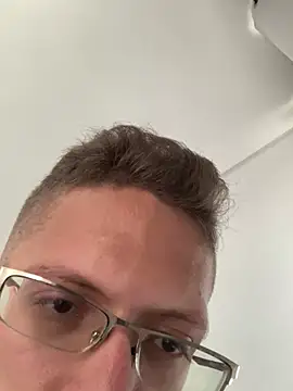 Snapshot of SOYMRX chatting on December 26, 9:15 pm SOYMRX online show from December 26, 9:15 pm