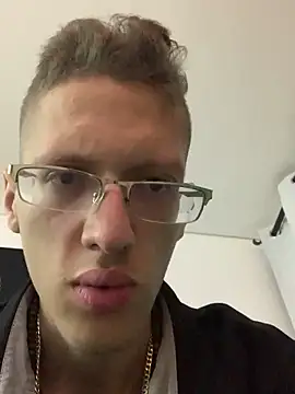 Snapshot of SOYMRX chatting on December 27, 12:18 am SOYMRX online show from December 27, 12:18 am