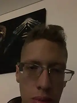 Snapshot of SOYMRX chatting on December 27, 3:20 am SOYMRX online show from December 27, 3:20 am