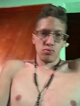 Snapshot of SOYMRX chatting on January 6, 9:32 pm SOYMRX online show from January 6, 9:32 pm