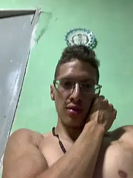 Snapshot of SOYMRX chatting on January 14, 2:40 am SOYMRX online show from January 14, 2:40 am