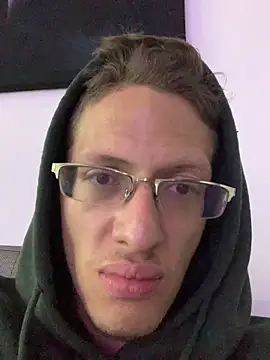 Snapshot of SOYMRX chatting on January 21, 2:22 am SOYMRX online show from January 21, 2:22 am