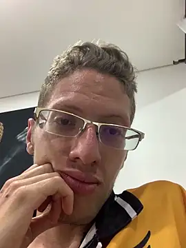 Snapshot of SOYMRX chatting on February 1, 12:07 am SOYMRX online show from February 1, 12:07 am