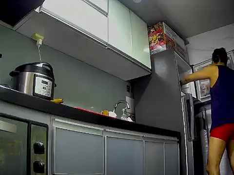 Snapshot of jhacks28 chatting on December 17, 10:16 pm jhacks28 online show from December 17, 10:16 pm