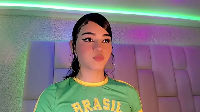 Snapshot of Summer_walkerr chatting on January 20, 3:50 pm Summer walkerr online show from January 20, 3:50 pm