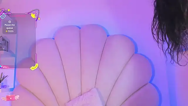 Summer walkerr online show from November 20, 1:11 pm