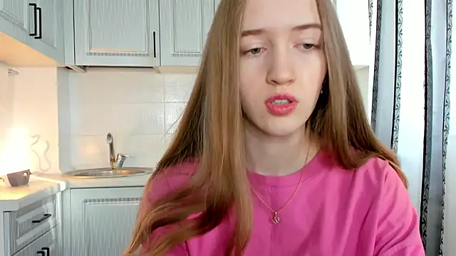 leslie my lovee online show from November 15, 8:00 am