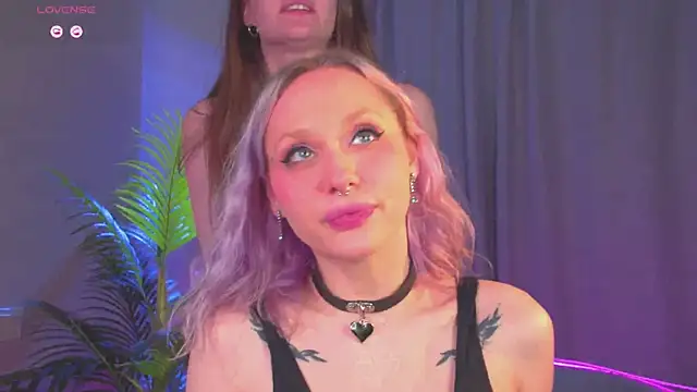 Kinky Girls online show from December 25, 10:37 pm