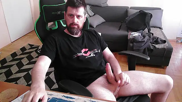Snapshot of DickStaza chatting on June 4, 2:45 pm DickStaza online show from June 4, 2:45 pm