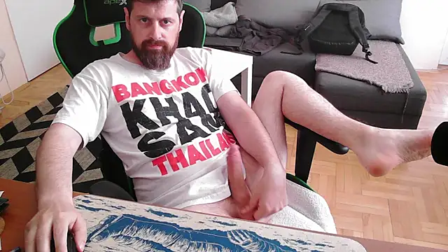 Snapshot of DickStaza chatting on June 7, 11:25 am DickStaza online show from June 7, 11:25 am