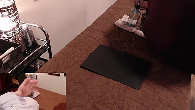 Snapshot of Hanabi-hentai chatting on February 8, 11:44 am Hanabi-hentai online show from February 8, 11:44 am