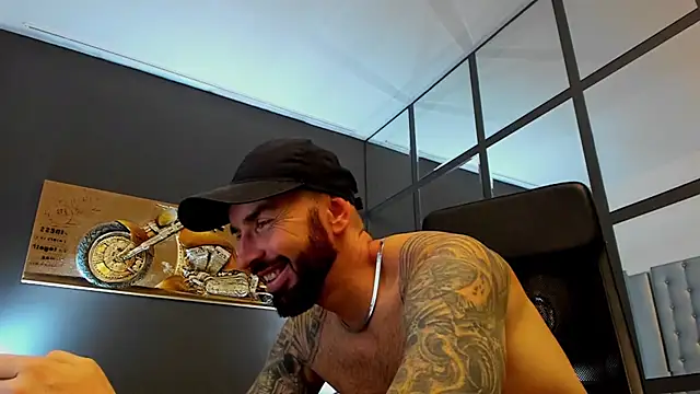 AronGrant online show from November 18, 9:58 am