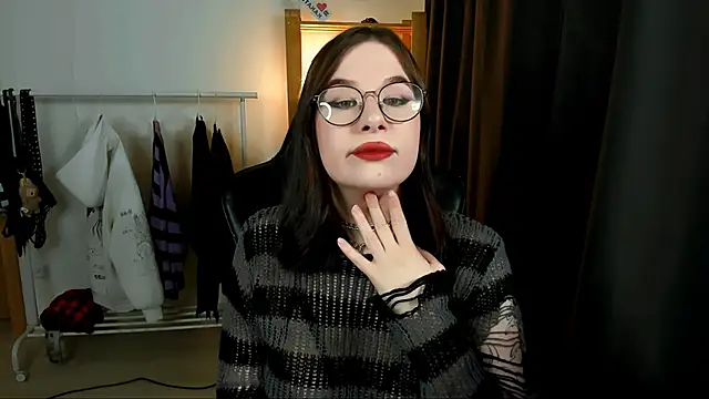 Snapshot of MyNameIsLilith chatting on January 15, 4:22 pm MyNameIsLilith online show from January 15, 4:22 pm