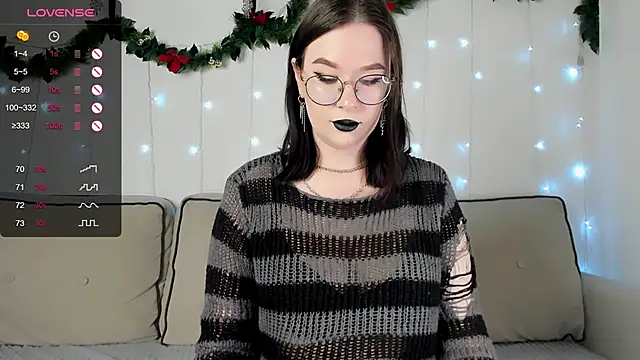 Snapshot of MyNameIsLilith chatting on February 7, 3:38 pm MyNameIsLilith online show from February 7, 3:38 pm