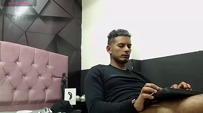 Snapshot of Chris_Dick23 chatting on December 31, 8:15 am Chris Dick23 online show from December 31, 8:15 am