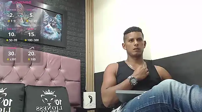 Snapshot of Chris_Dick23 chatting on February 18, 6:59 am Chris Dick23 online show from February 18, 6:59 am