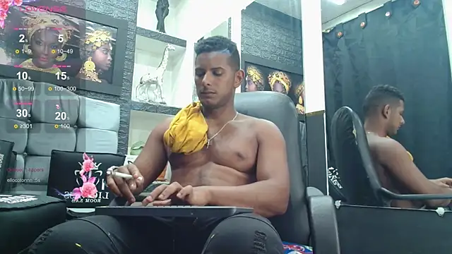 Snapshot of Chris_Dick23 chatting on February 22, 5:34 am Chris Dick23 online show from February 22, 5:34 am