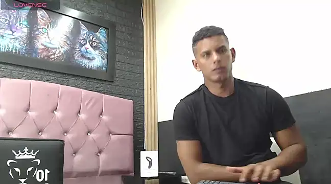 Snapshot of Chris_Dick23 chatting on February 26, 7:20 am Chris Dick23 online show from February 26, 7:20 am