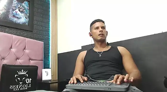 Snapshot of Chris_Dick23 chatting on March 1, 4:47 am Chris Dick23 online show from March 1, 4:47 am