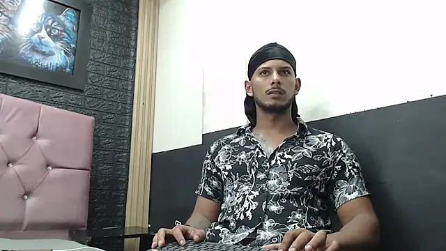 Snapshot of Chris_Dick23 chatting on October 17, 4:37 am Chris Dick23 online show from October 17, 4:37 am