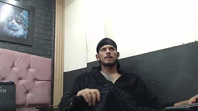 Snapshot of Chris_Dick23 chatting on October 21, 4:02 am Chris Dick23 online show from October 21, 4:02 am