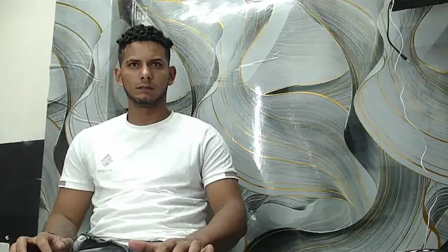 Snapshot of Chris_Dick23 chatting on October 31, 5:19 am Chris Dick23 online show from October 31, 5:19 am