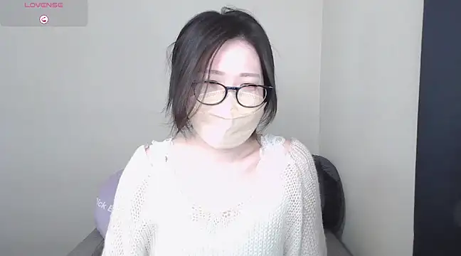 Snapshot of _NOA-chan_ chatting on March 8, 3:35 pm  NOA-chan  online show from March 8, 3:35 pm
