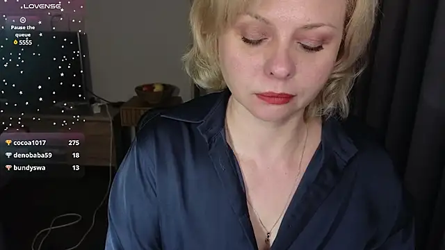 Snapshot of Gray_swann chatting on February 5, 1:00 pm Gray swann online show from February 5, 1:00 pm