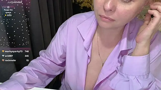 Snapshot of Gray_swann chatting on February 20, 7:52 pm Gray swann online show from February 20, 7:52 pm